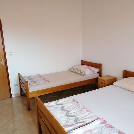 Apartments Villa Venera Ražanac Extérieur photo