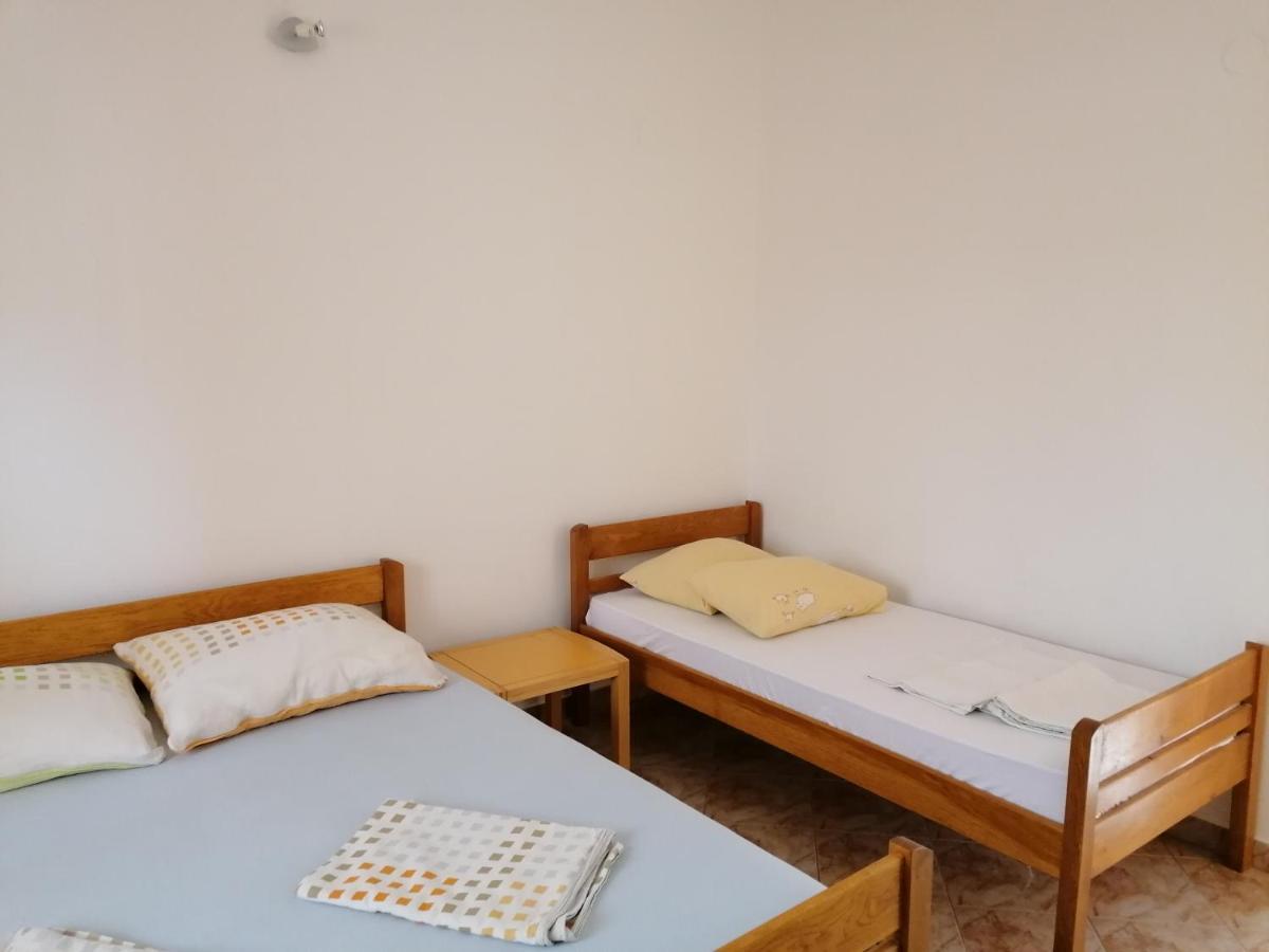 Apartments Villa Venera Ražanac Extérieur photo